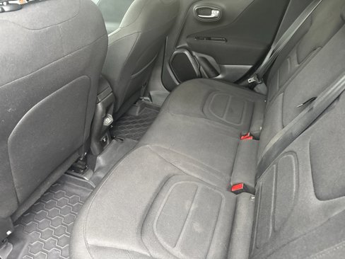 Used 2020 Jeep Renegade Latitude image 12