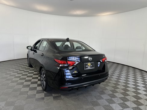 Used 2023 Nissan Versa SV image 8