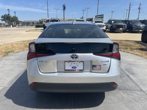 Used 2019 Toyota Prius L Eco image 5