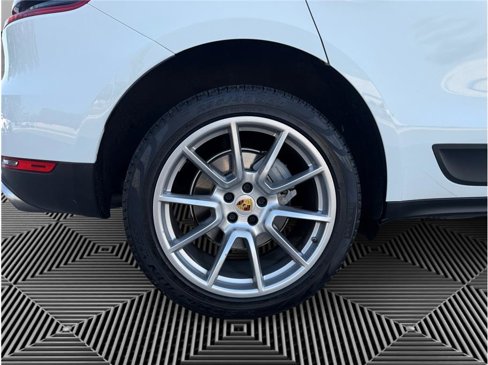 Used 2017 Porsche Macan S image 14