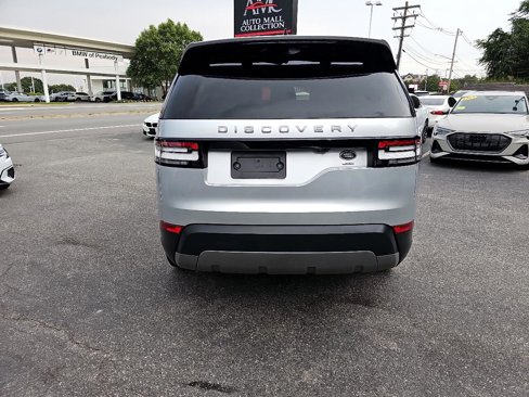 Used 2018 Land Rover Discovery SE image 15