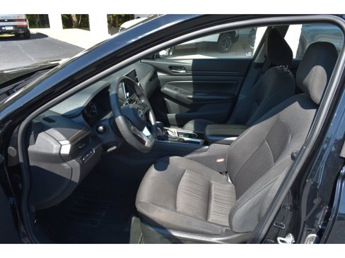 Used 2024 Nissan Altima 2.5 SV image 10