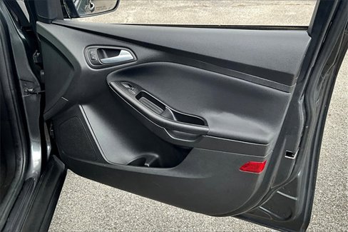 Used 2018 Ford Focus SE image 19