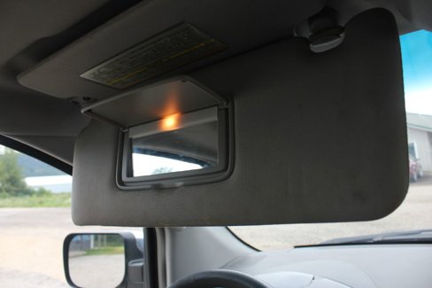 Used 2004 Nissan Armada LE w/ (SR2) Sunroof Pkg (LE) image 25