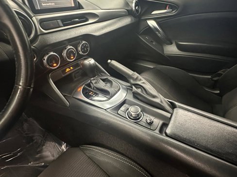 Used 2017 FIAT 124 Spider Classica image 34