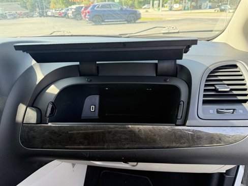 Used 2020 Dodge Grand Caravan SE w/ UConnect Hands-Free Group image 33