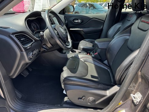 Used 2019 Jeep Cherokee Trailhawk w/ Comfort/Convenience Group image 9
