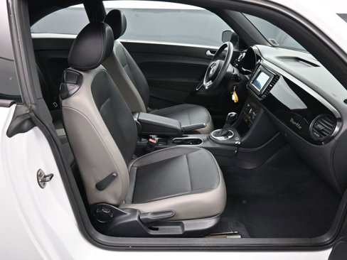 Used 2015 Volkswagen Beetle 1.8T image 25