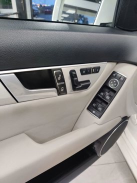 Used 2013 Mercedes-Benz C 250 Sedan image 22