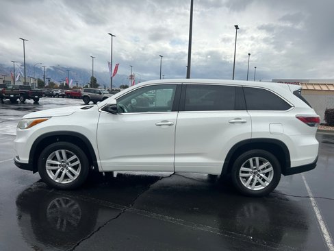 Used 2016 Toyota Highlander LE image 2