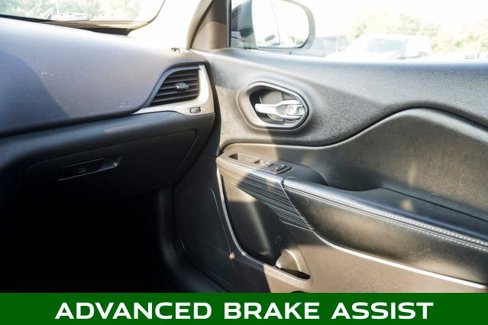 Used 2016 Jeep Cherokee Limited image 28
