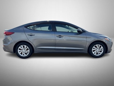 Used 2018 Hyundai Elantra SE image 5