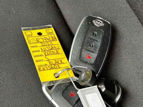Used 2023 Nissan Rogue S image 45