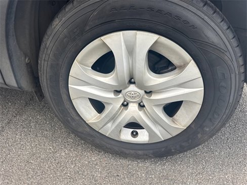 Used 2015 Toyota RAV4 LE image 15