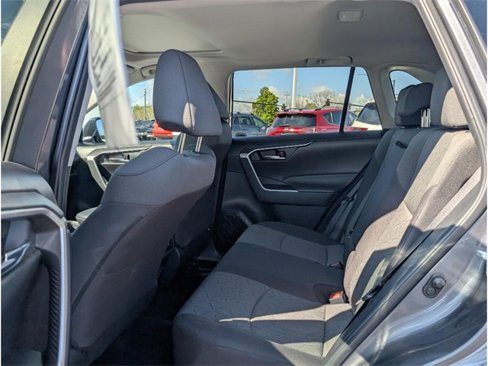 Used 2022 Toyota RAV4 XLE w/ Convenience Package image 10