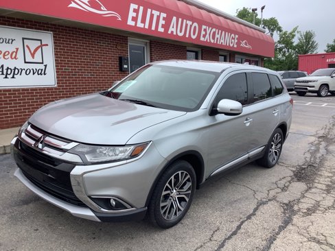Used 2018 Mitsubishi Outlander SE image 1
