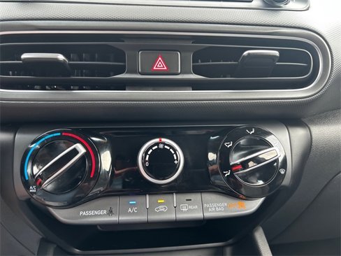 Used 2022 Hyundai Kona SEL image 15