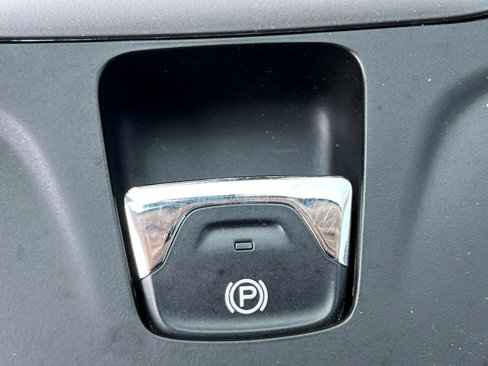 Used 2014 Jeep Cherokee Latitude w/ Cold Weather Group image 31