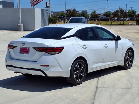 New 2025 Nissan Sentra SV image 5