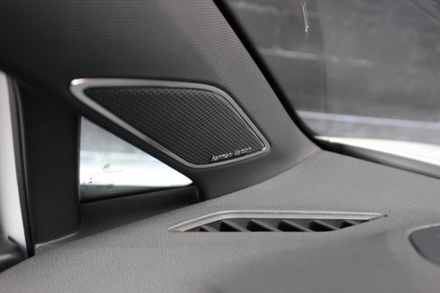 Used 2022 Volkswagen Golf R image 70