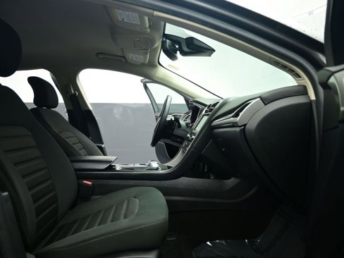 Used 2019 Ford Fusion SE image 21