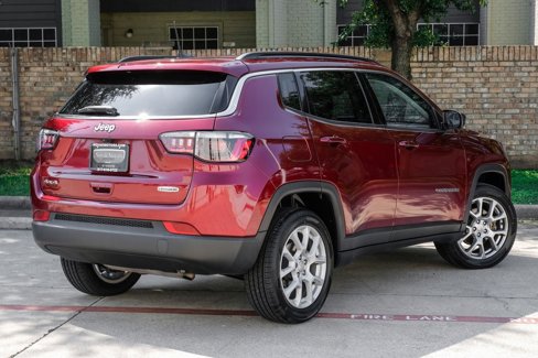 Used 2022 Jeep Compass Latitude image 15
