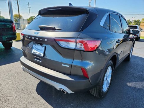 Used 2020 Ford Escape SE image 5