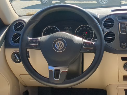 Used 2017 Volkswagen Tiguan S image 22
