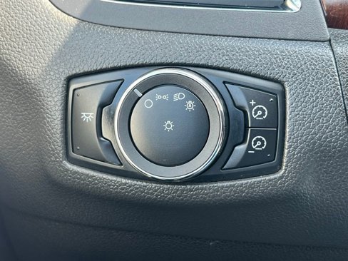 Used 2012 Ford Edge Limited image 29
