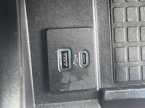 Used 2021 Ford Expedition Limited image 21