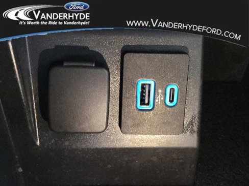 Used 2021 Ford Explorer Limited w/ Equipment Group 301A image 31