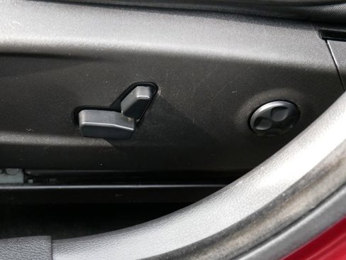 Used 2016 Chrysler 300 Limited image 18
