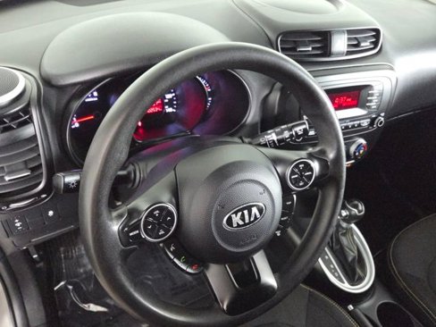 Used 2015 Kia Soul + image 16