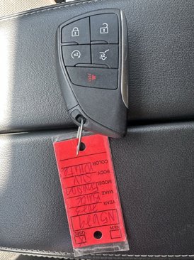 Used 2023 Buick Envision Essence image 38