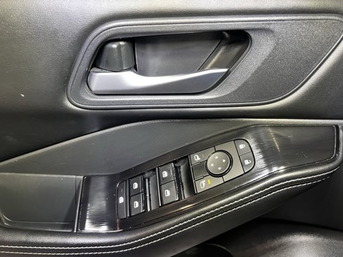 Used 2024 Nissan Rogue SV image 21