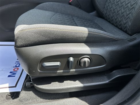 Used 2023 Chevrolet Equinox LT image 12