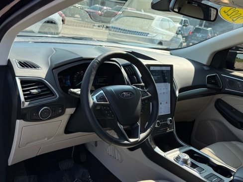 Used 2022 Ford Edge Titanium image 5