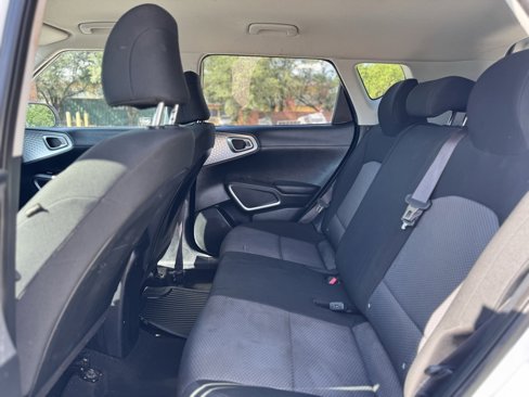 Used 2022 Kia Soul LX w/ Technology Package image 11