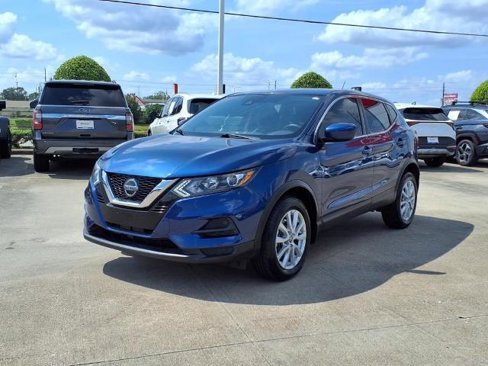 Certified 2022 Nissan Rogue Sport S image 2