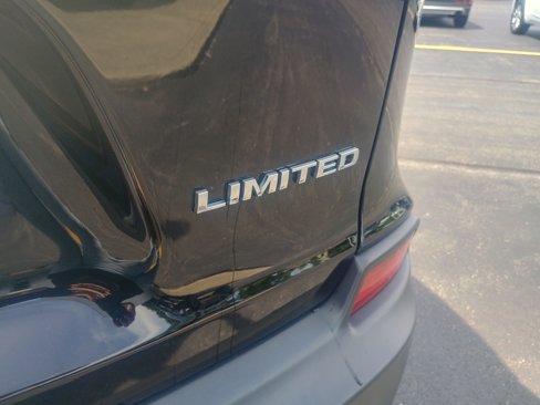Used 2022 Jeep Cherokee Limited image 9