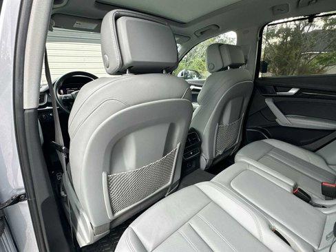 Used 2018 Audi Q5 Prestige w/ Prestige Package image 16