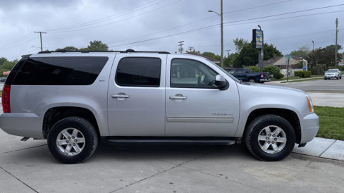 Used 2013 GMC Yukon XL SLT image 4