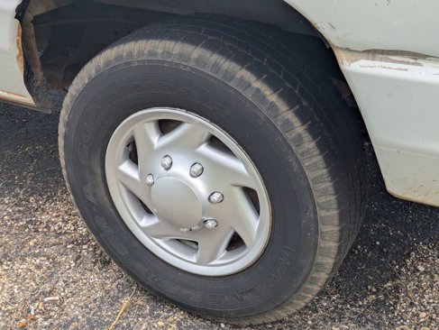 Used 2009 Ford E-250 and Econoline 250 image 8