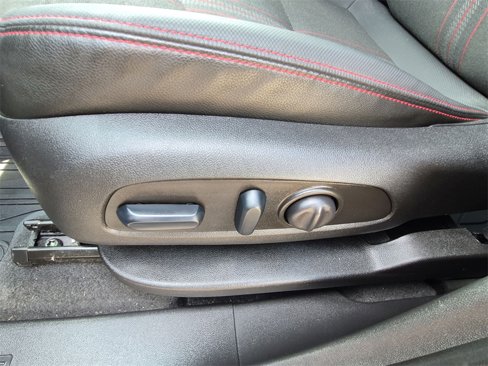 Used 2022 Chevrolet Equinox RS w/ LPO, Floor Liner Package image 19