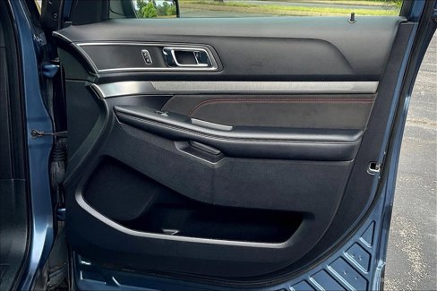 Used 2018 Ford Explorer XLT w/ Equipment Group 202A image 21