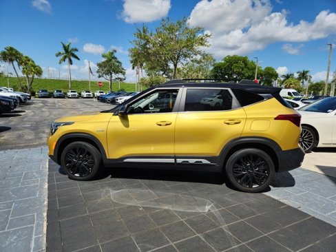 Used 2022 Kia Seltos Nightfall Edition image 12