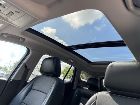 Used 2022 GMC Terrain SLT w/ Infotainment Package II image 22