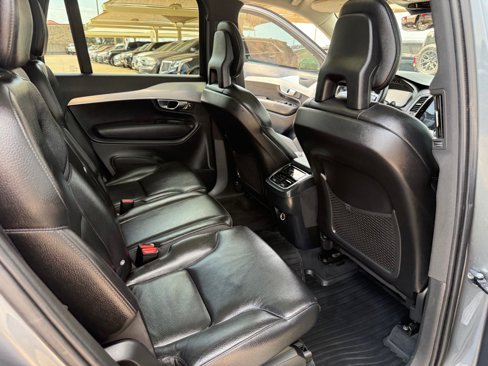 Used 2018 Volvo XC90 T5 Momentum w/ Convenience Package image 17