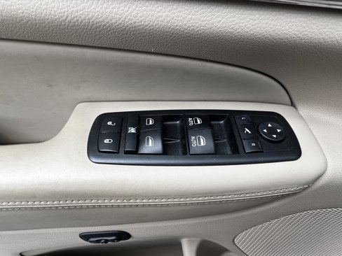 Used 2018 Jeep Grand Cherokee Overland w/ Trailer Tow Group IV image 14