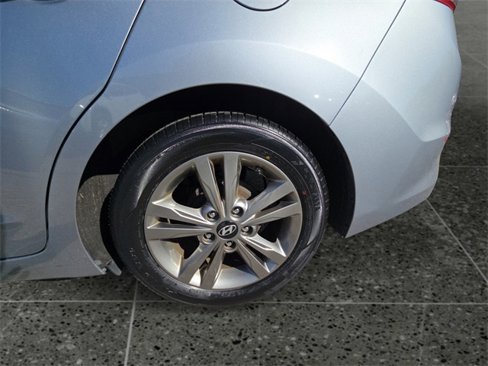 Used 2017 Hyundai Elantra SE image 18